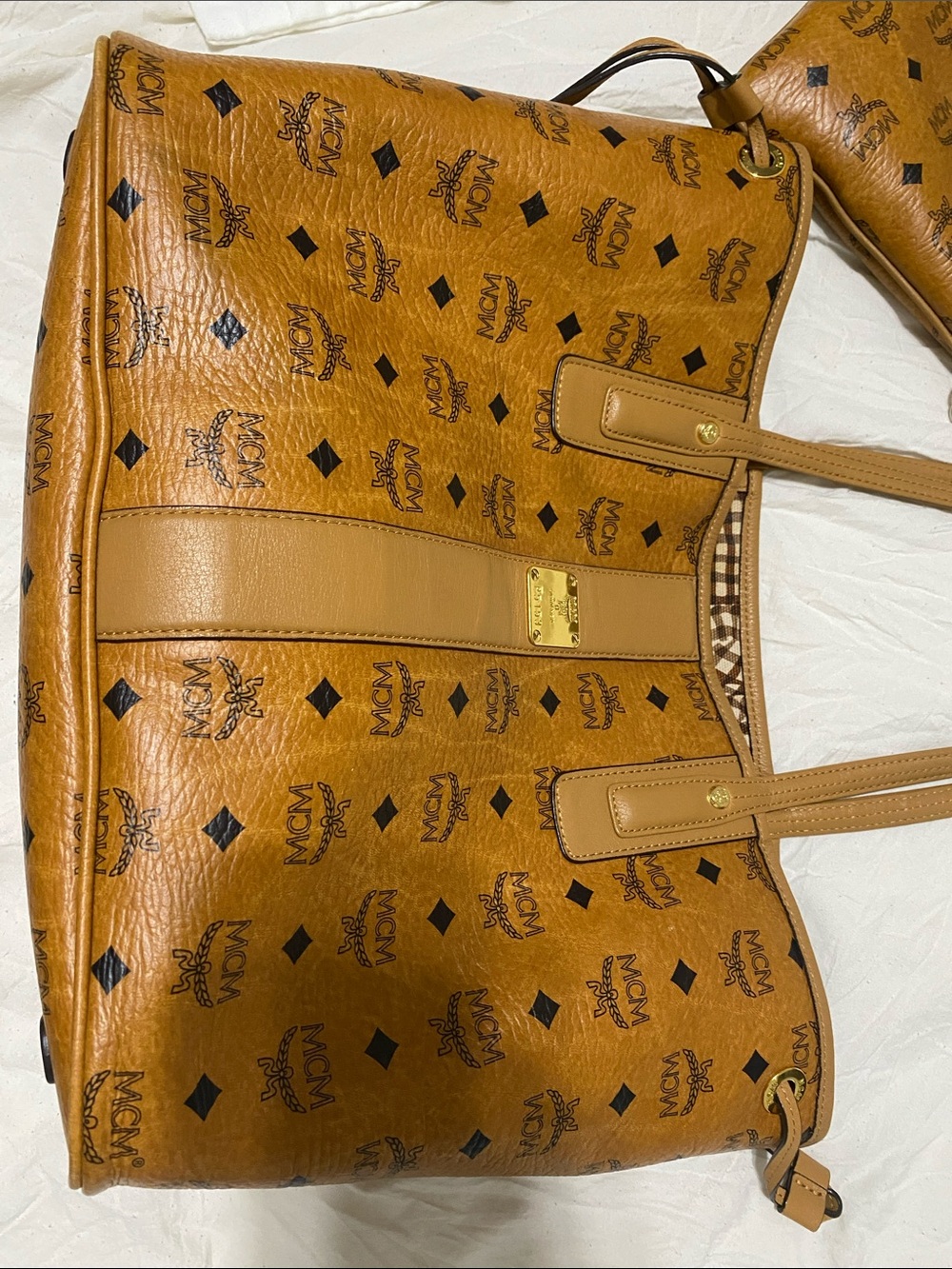 Women’s MCM reversible shoulder bag in Cognac - Picture 10 of 11